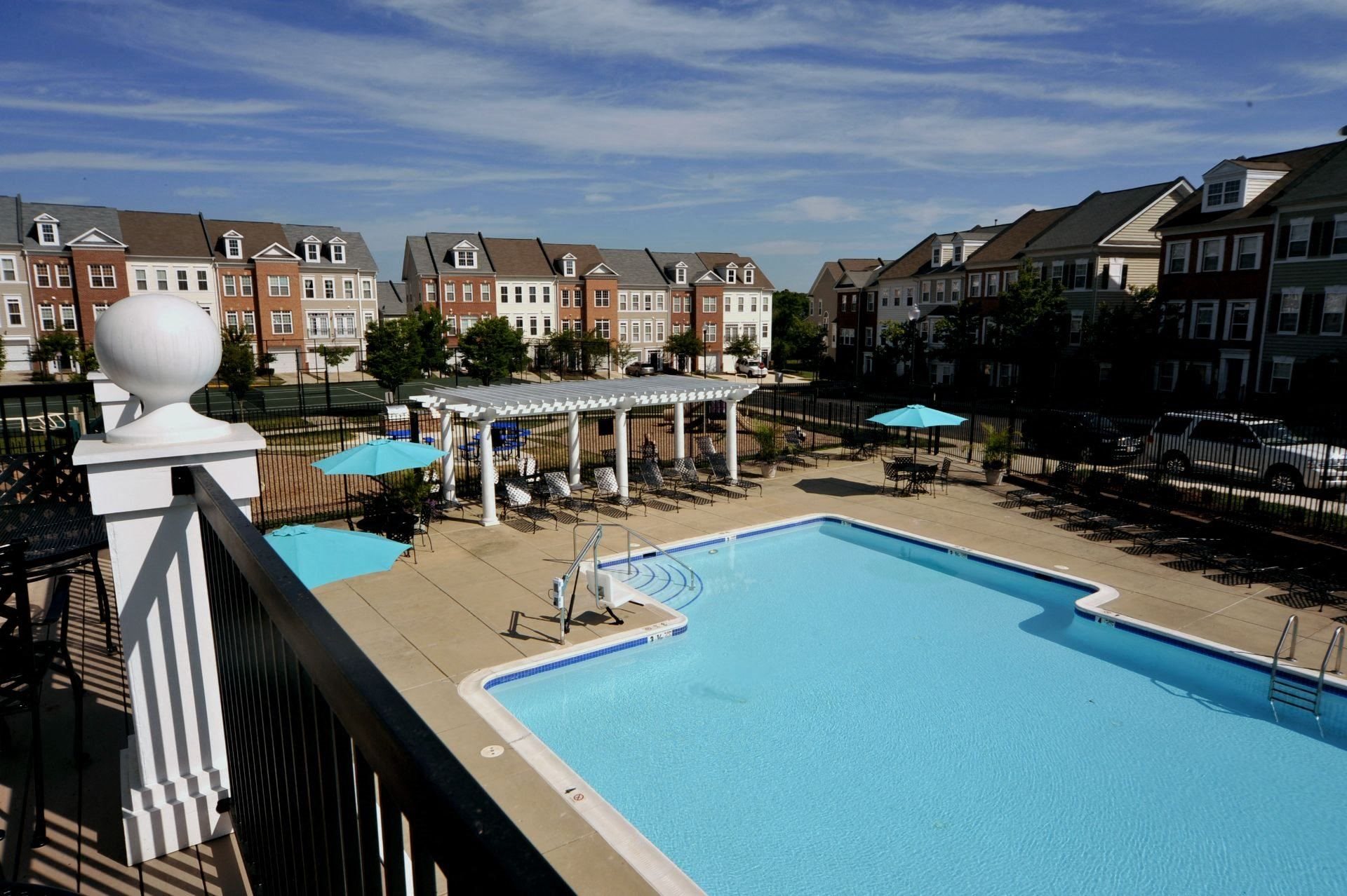 Amenities MetroPlace at Town Center Apartments Resident Club, Pool, Fitness, BBQ-4300 Telfair Blvd. Camp Springs MD